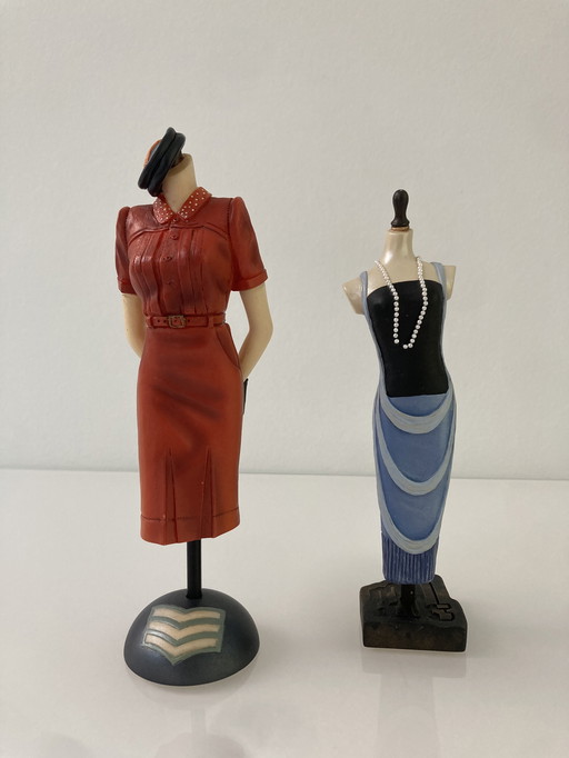 Twee collectables van The Latest Thing