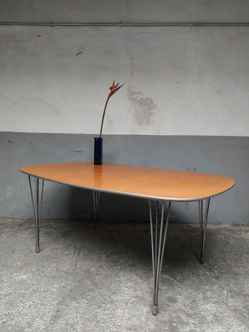 Mesa de comedor Superellipse de Piet Hein para Fritz Hansen