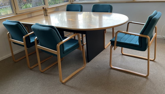 Image 1 of Table de réunion Kinnarps + 6x chaises confortables