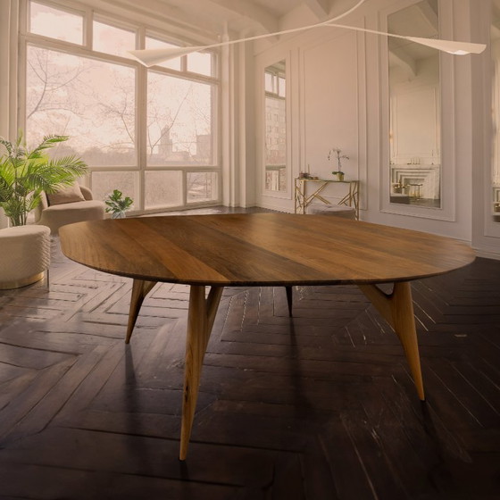 Image 1 of Mesa de comedor GREYGE KAI de nogal macizo – Diseño italiano hecho a mano