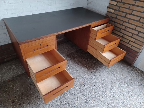 Bureau plat, années 60/70 – Bureaux, Wood (photo 4 of 7)