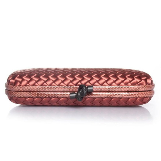 Image 1 of Bottega Veneta, Clutch aus Satin mit Knoten und Wasserschlange