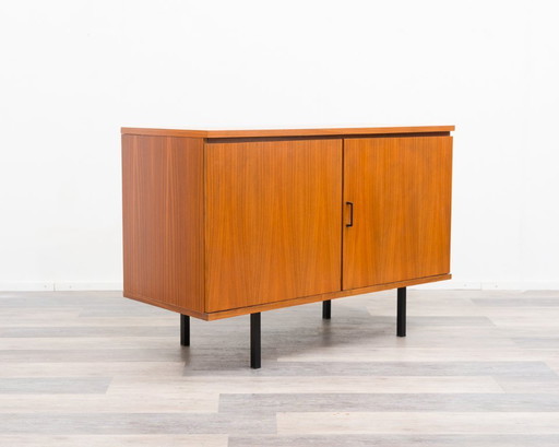 Two-door chest of drawers in walnut from the 1960s with a beautiful veneer pattern.
