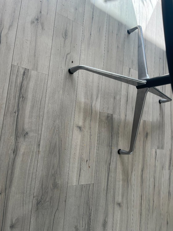 Vitra Eames Segmented Esstisch Rund – Esstische, Plastic (photo 5 of 5)