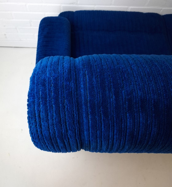 Fauteuil vintage en velours côtelé bleu, années 1970 – Textile (photo 9 of 11)