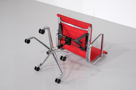 Image 1 of Sillón "EA 117" Charles Ray Eames para ICF, Estados Unidos 1969.