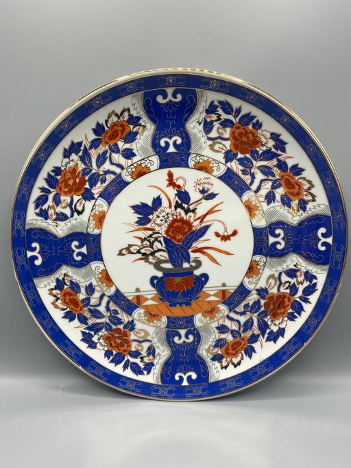 Pair of Japanese Porcelain Plates - Imari Decor in Cobalt Blue, Red, and Gold - Arita, Early 20th Century