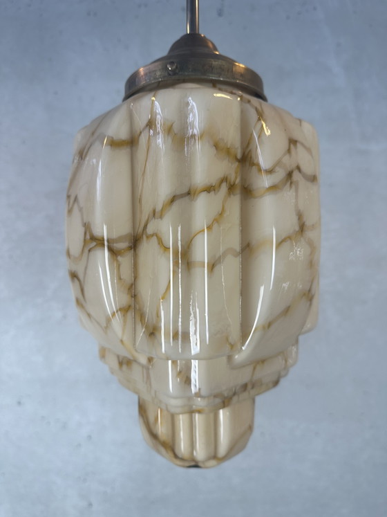 Image 1 of Art-Deco-Wolkenkratzer – marmoriertes Opalin