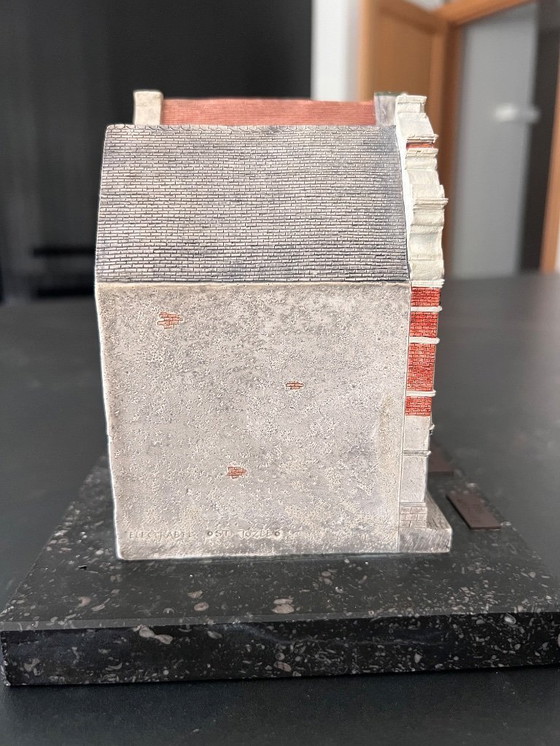 Image 1 of een prachtig miniatuur van de 3 bekendste huizen van Mechelen in de Haverwerf. Het is een uniek stuk.