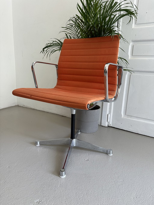 2 Chaises Herman Miller Charles Eames E108