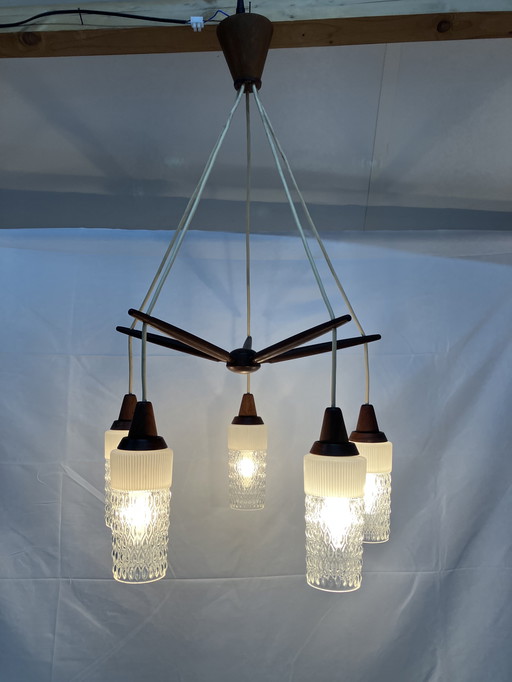 Vintage Scandinavische teakhout hanglamp met 5 glazen kapjes