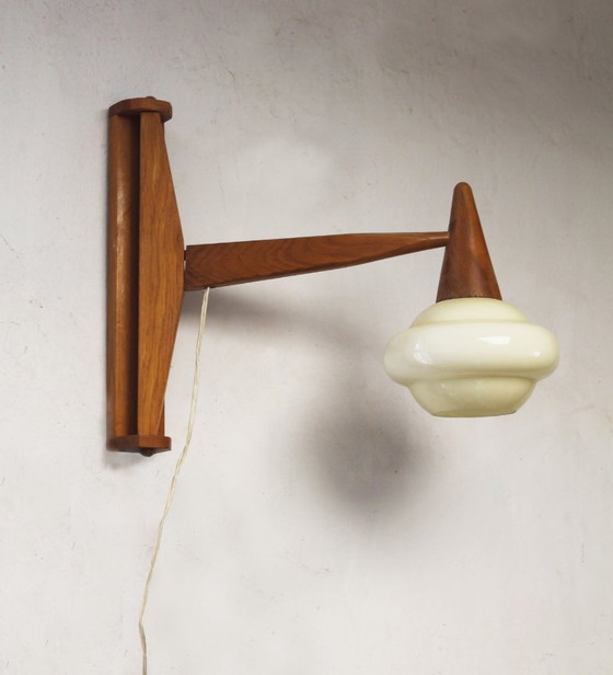 Vintage Tsjechische Houten Wandlamp Met Opaalglas, Jaren 60 – Wandlampen (photo 4 of 10)