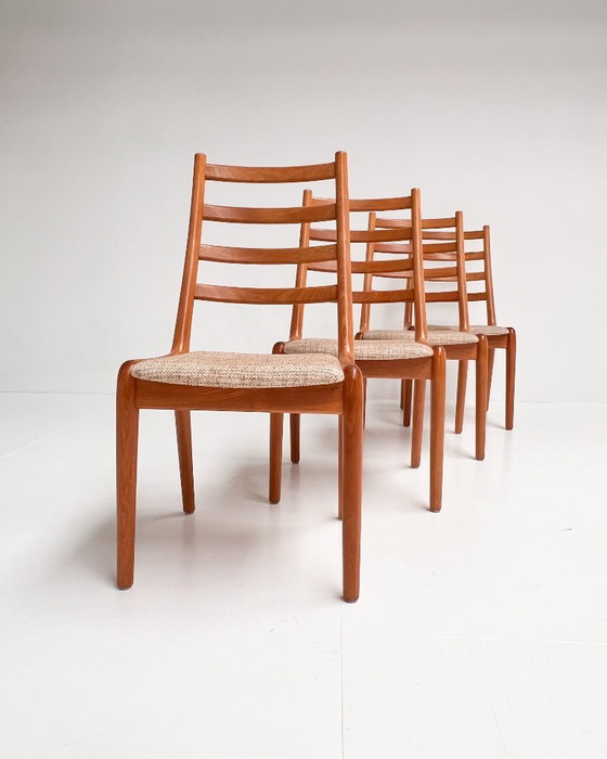 Conjunto de sillas danesas con patas torneadas de JK Mobler, década de 1970. – Sillas de comedor, Textile (photo 5 of 15)