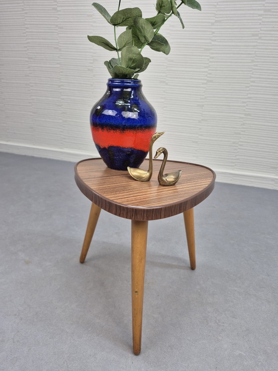 Vintage Plant Table with Formica Wood-Look Top. – Plastic (photo 3 of 6)