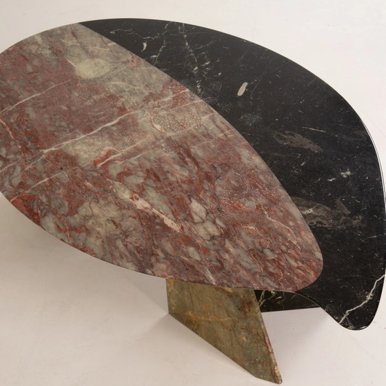 Tavolino Scultoreo Postmoderno in Marmo – Mobili, Marble, Stone (photo 3 of 7)