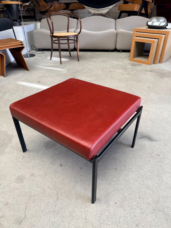 Artek Kiki Bank/Ottomane, Ilmari Tapiovaara – Hocker & Poufs, Leder, Metall (photo 4 of 8)