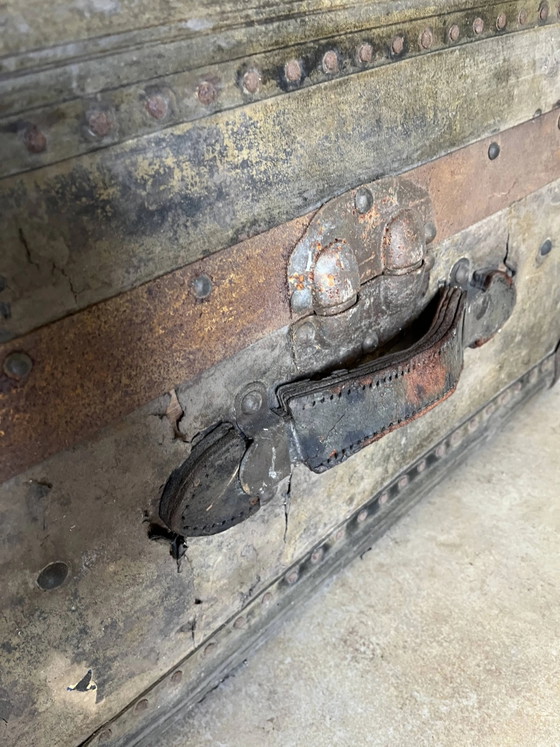 Grande baule da viaggio dei primi del '900. – Armadi contenitori, Leather, Metal, Industrieel (photo 13 of 19)