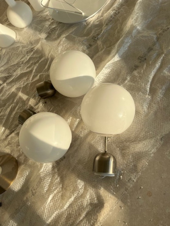 Image 1 of 3 witglazen lampen ( bollen ) met koperen plafonniere