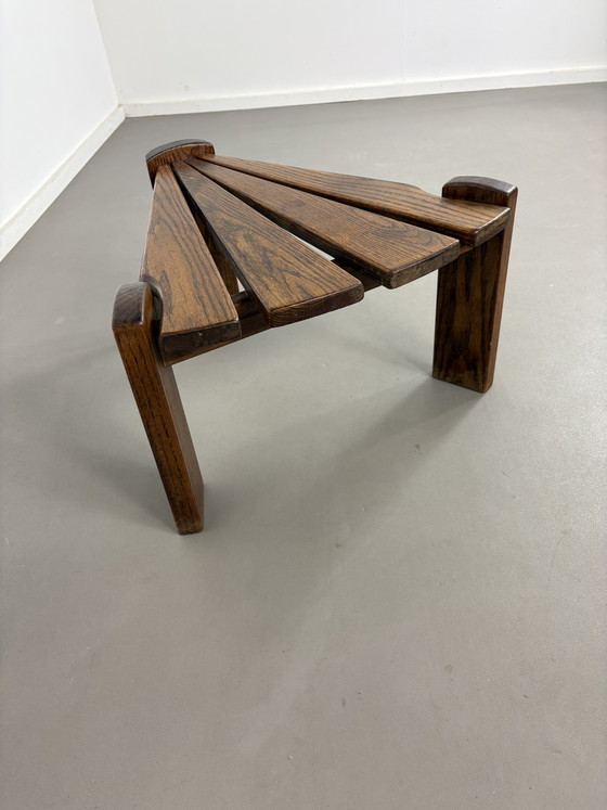 Image 1 of Tavolino laterale triangolare brutalista di Dittman per Awa Radbound, anni '60