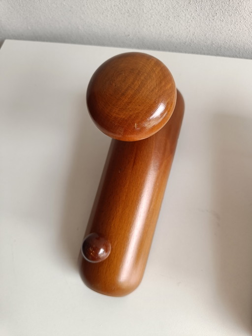 Coppia di grandi ganci da parete vintage in legno con gancio di ricambio in omaggio, Italia, anni '70.