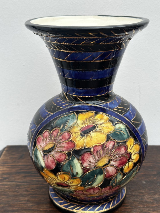 Image 1 of Kleine vaas boule signé Vallauris decor fleuri et ciselé rehaussé of H 22 cm