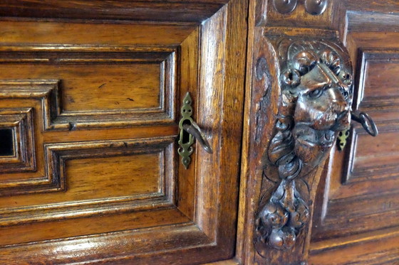 Image 1 of Prachtige 17de eeuwse Zeeuwse kast. 