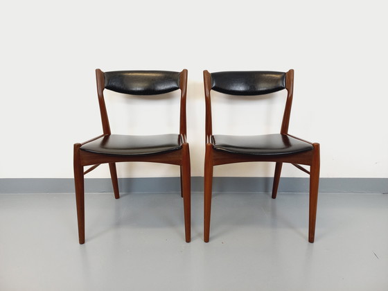 Image 1 of Pair of Vintage Scandinavian Teak and Skai Chairs from the 50s and 60s