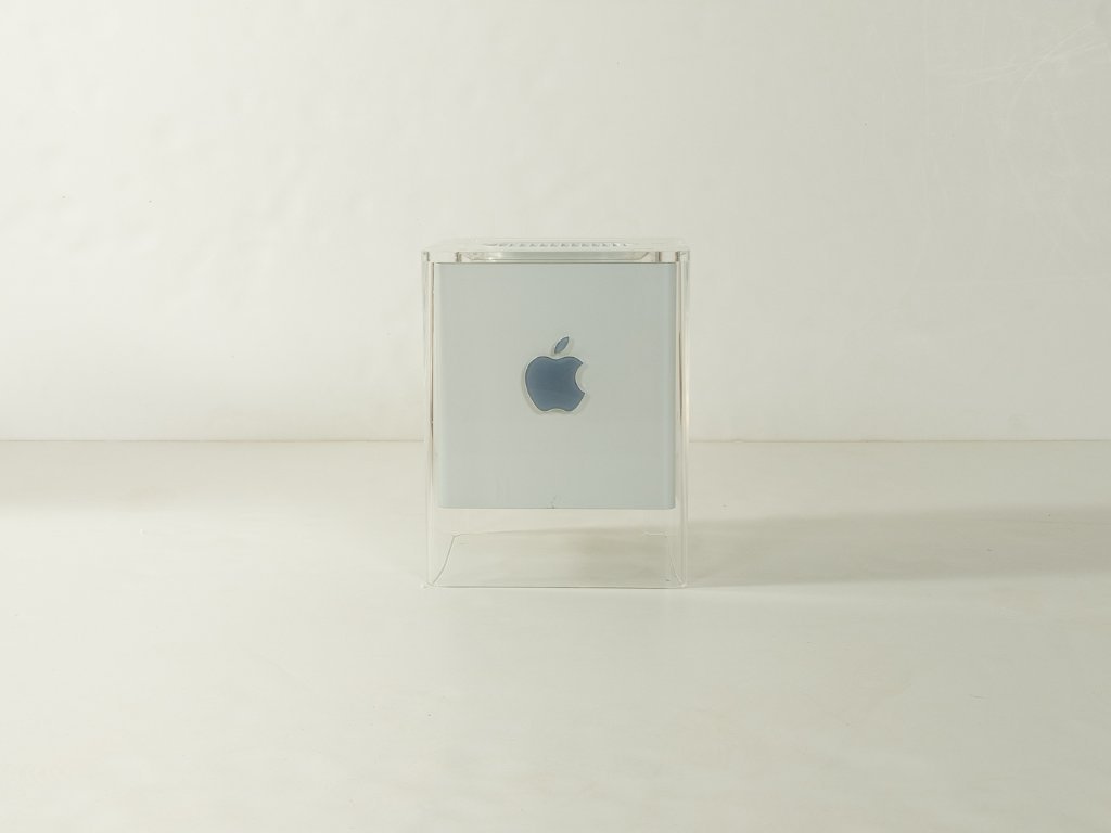 Power Mac G4 Cube & 17