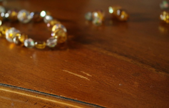 Image 1 of Cómoda sepulcral de nogal estilo Luis XV, siglo XX