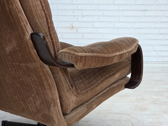 Image 1 of Jaren 70, Deense draaibare fauteuil, bruin corduroy.