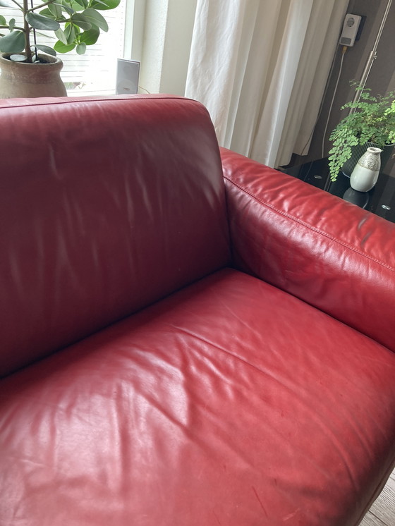 Image 1 of Hermoso sofá Natuzzi rojo burdeos