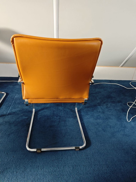 Heyman Bv Stoffeerders Lederen Stoelen – Heyman B.V., Eetkamerstoelen, Leather, Metal (photo 3 of 5)