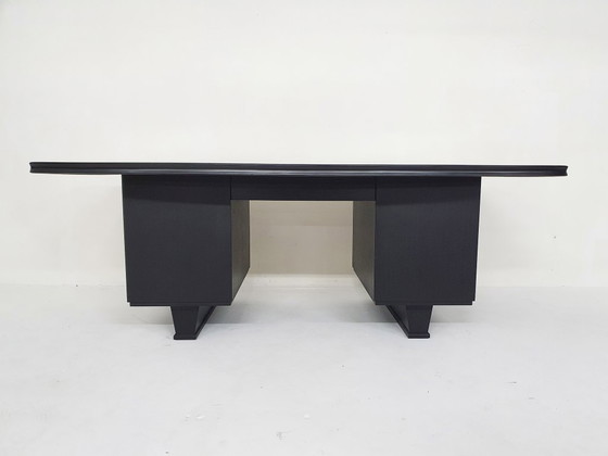 Escritorio ejecutivo de madera negra, década de 1960. – Wood (photo 20 of 21)