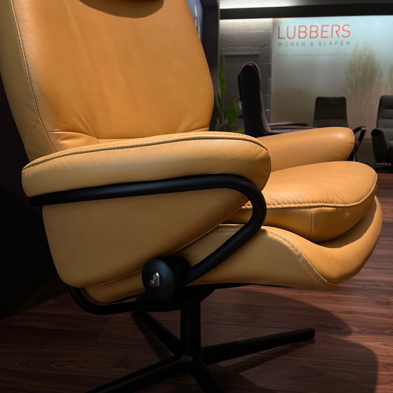 Image 1 of Sillón reclinable Stressless Rome con reposapiés