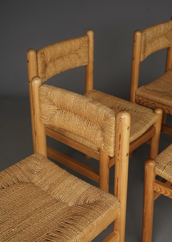 Image 1 of Eetkamerstoelen van grenen en zeegras op de manier van Charlotte Perriand