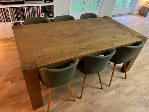 Massief houten eettafel en dressoir van Henders & Hazel
