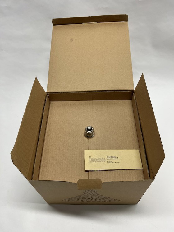 Image 1 of booo! lampshade bulb for front design