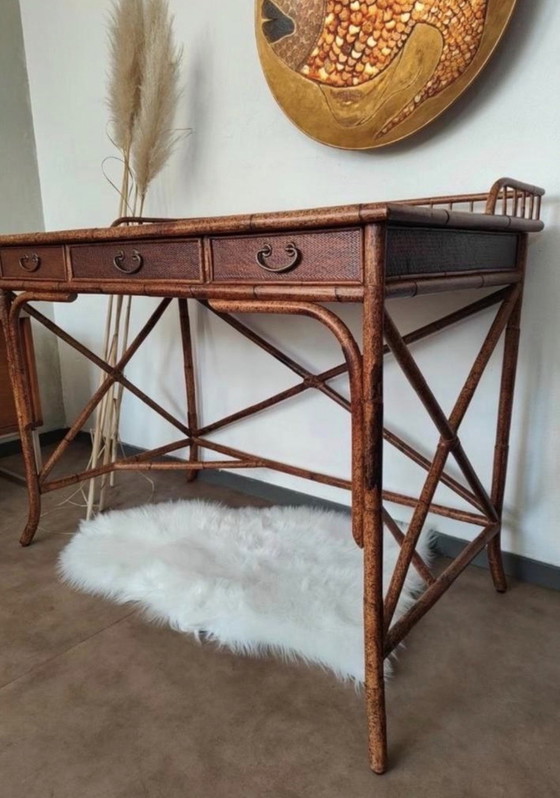 Image 1 of Hamilton rotan bureau, bureau in Regency-stijl met imitatie bamboe.