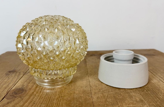Plafonnier vintage en porcelaine blanche, années 1970 (photo 6 of 13)