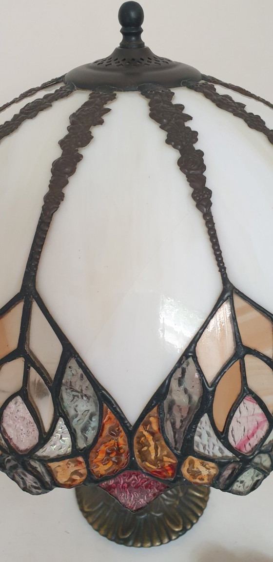 Image 1 of Large (52cm) Tiffany Stained Glass Table Lamp Peacock Feathers