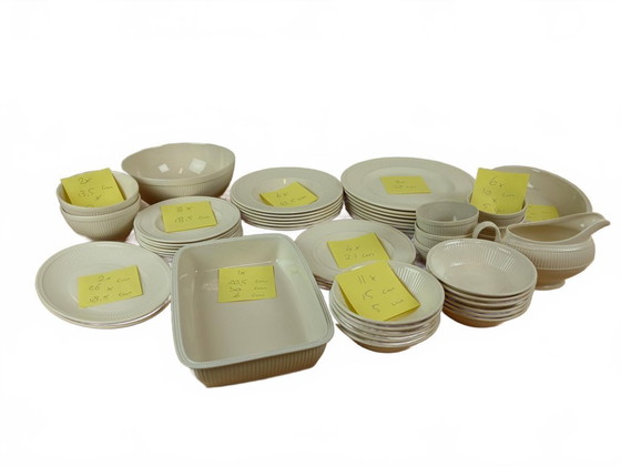 Image 1 of Magnifique service de table Wedgwood Windsor de 51 pièces