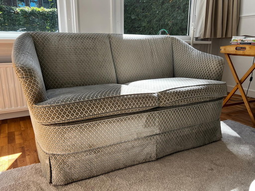 Bank With 2 Chairs