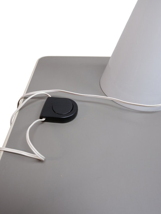 Image 1 of Lampada da tavolo in vetro a forma di teepee, anni '90