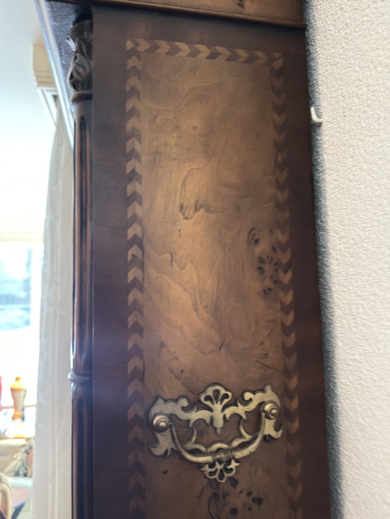 Image 1 of Escritorio de secretaria Theodore Alexander