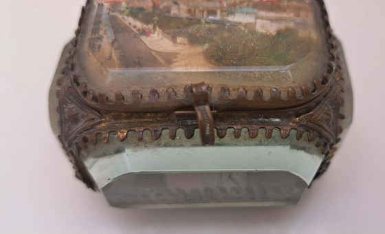 Image 1 of Joyero francés antiguo – Cristal facetado y latón (c. 1900)