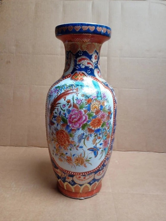 Image 1 of Kleurrijke vintage Satsuma / Imari stijl vaas