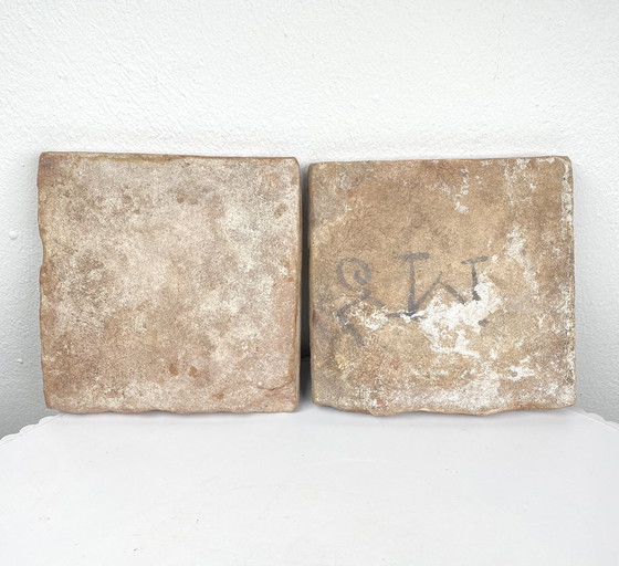 Image 1 of Ensemble de carreaux anciens hollandais bleus de Delft – Motif floral peint à la main – Carreaux en céramique bleus de Delft du 