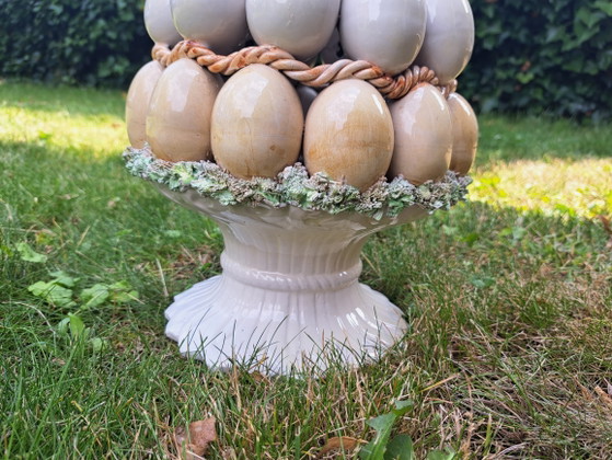 Image 1 of Mid-Century Italiaanse Keramische Eier-Pyramide / Trompe-l'œil XXL