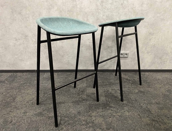 Image 1 of Montis Doble design table with 4 bar stools