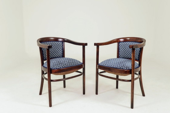 Image 1 of Paar Art-déco-Stühle, marineblauer Jacquard, Entwurf von Thonet aus dem Jahr 1910